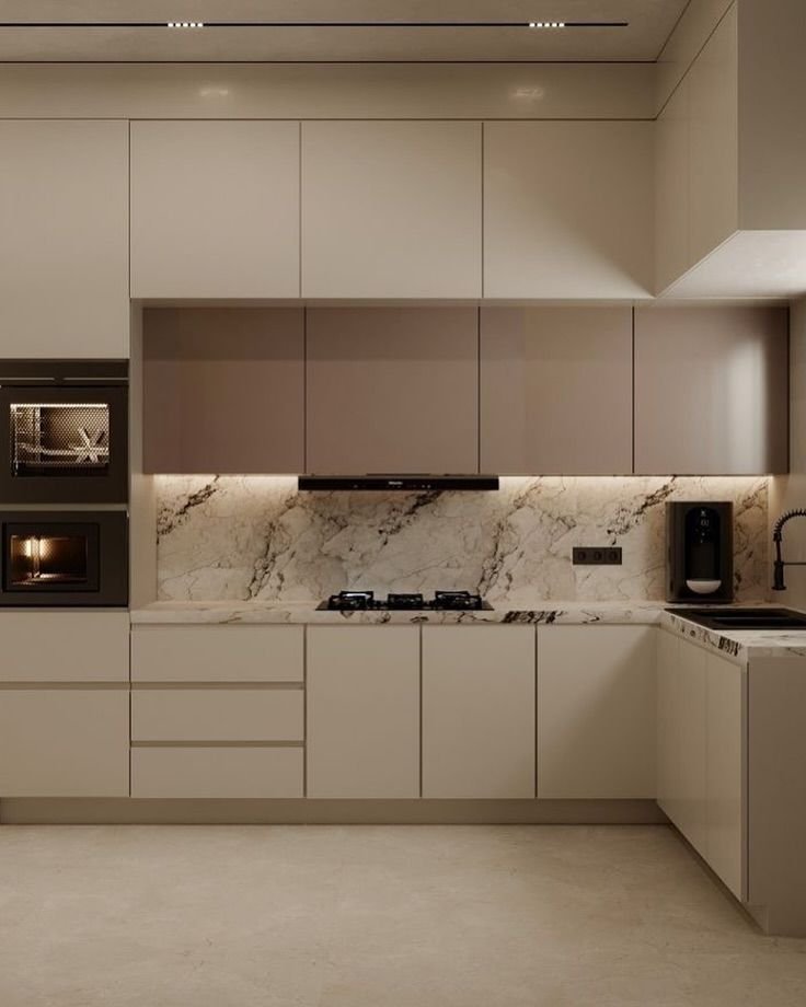 مطبخ صغير بتصميم ذكي للمساحات المحدودة