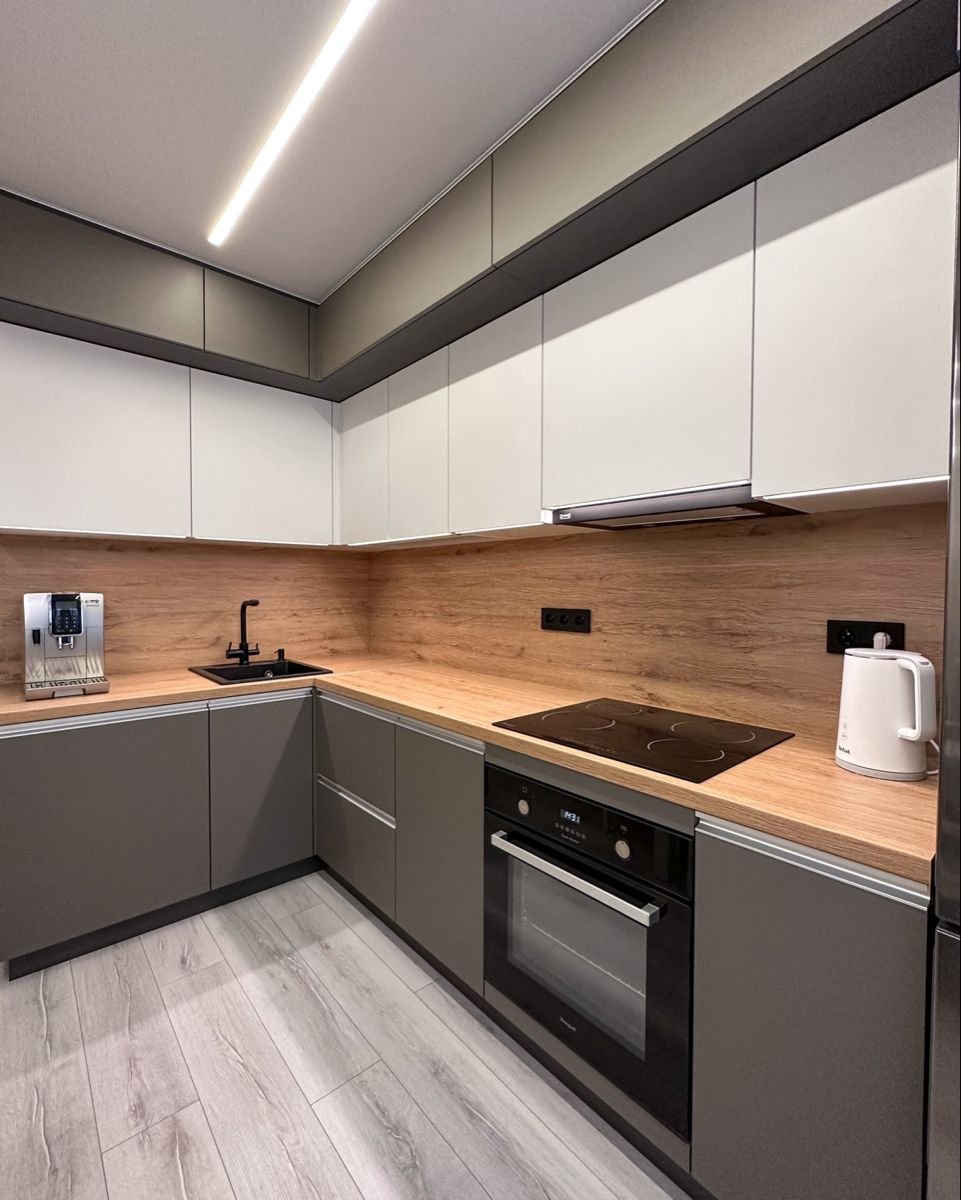 مطبخ مفتوح على غرفة المعيشة